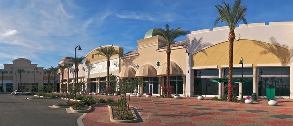 Picture of a strip mall.