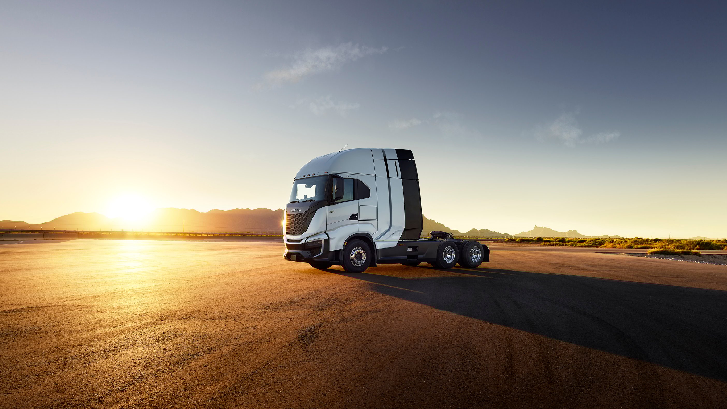 Nikola's hydrogen-powered FCEV semi truck.