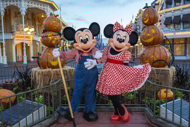 Mickey and Minnie Mouse in Disney World
