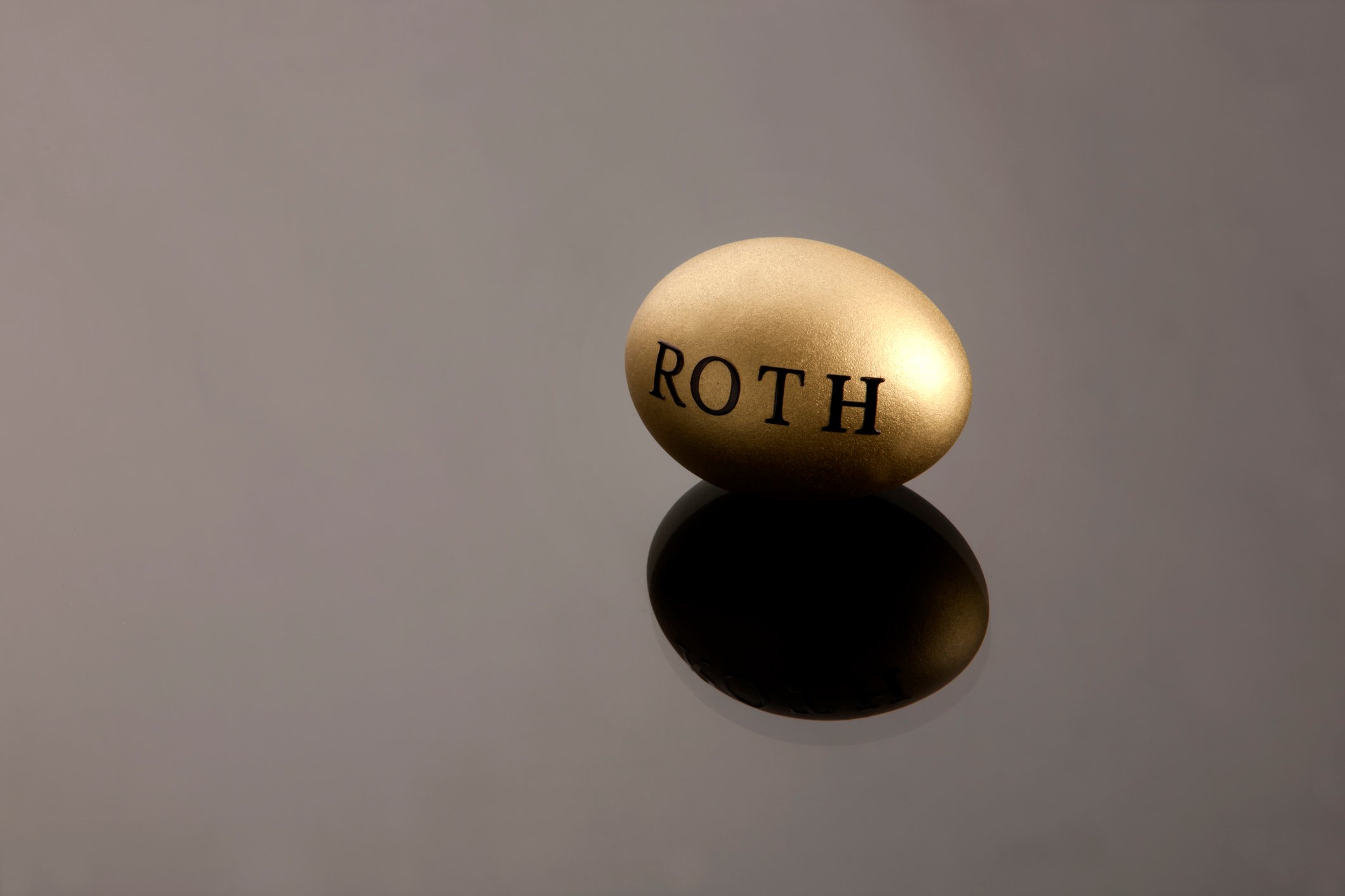 A golden egg that says "Roth".