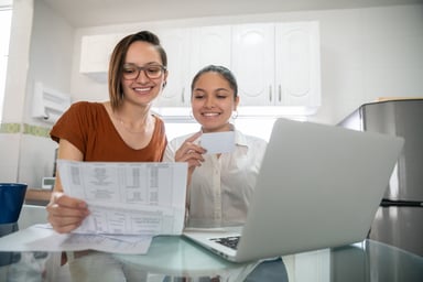 cute-couple-investing-decisions-together