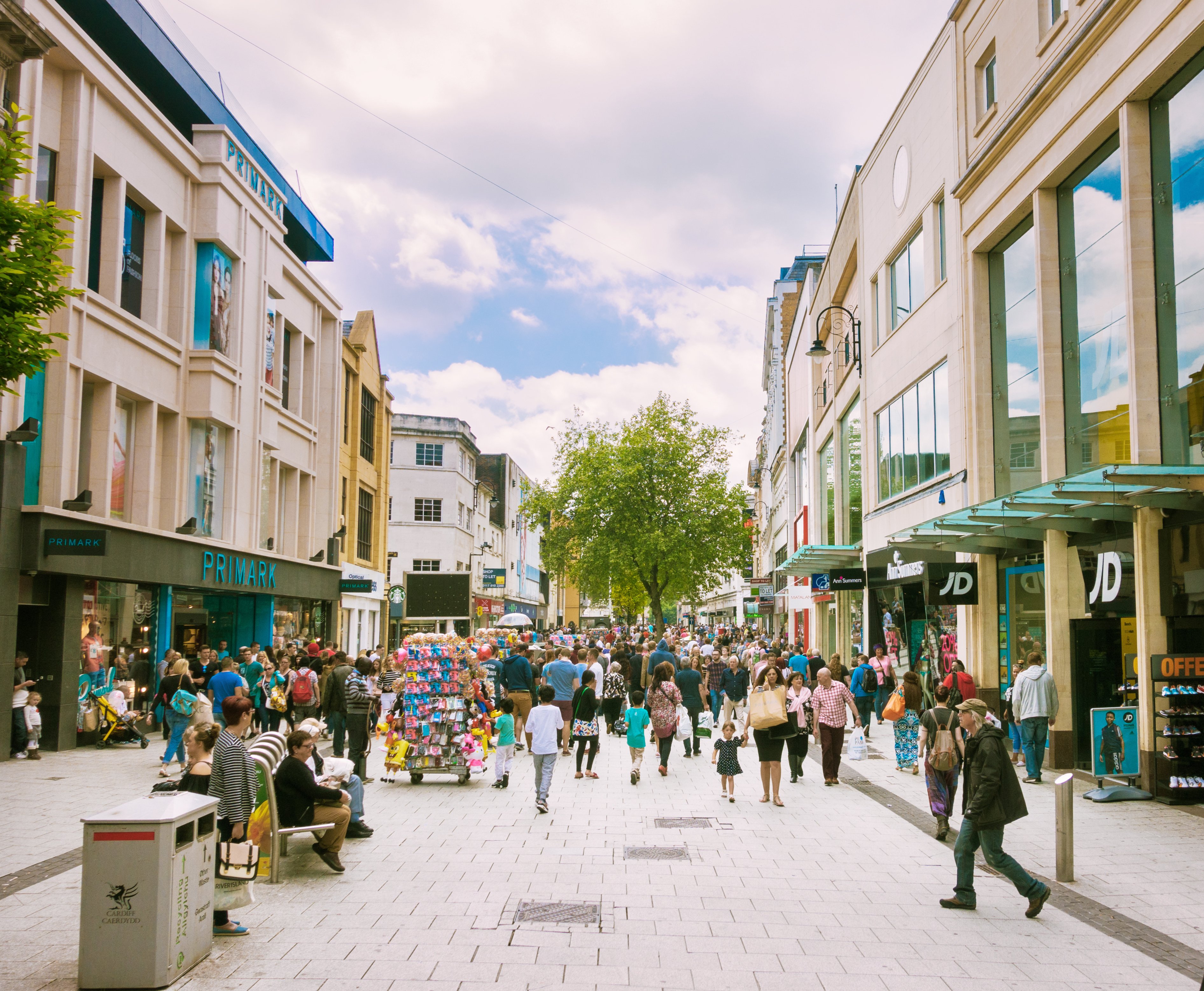 outlet mall commercial real estate shopping