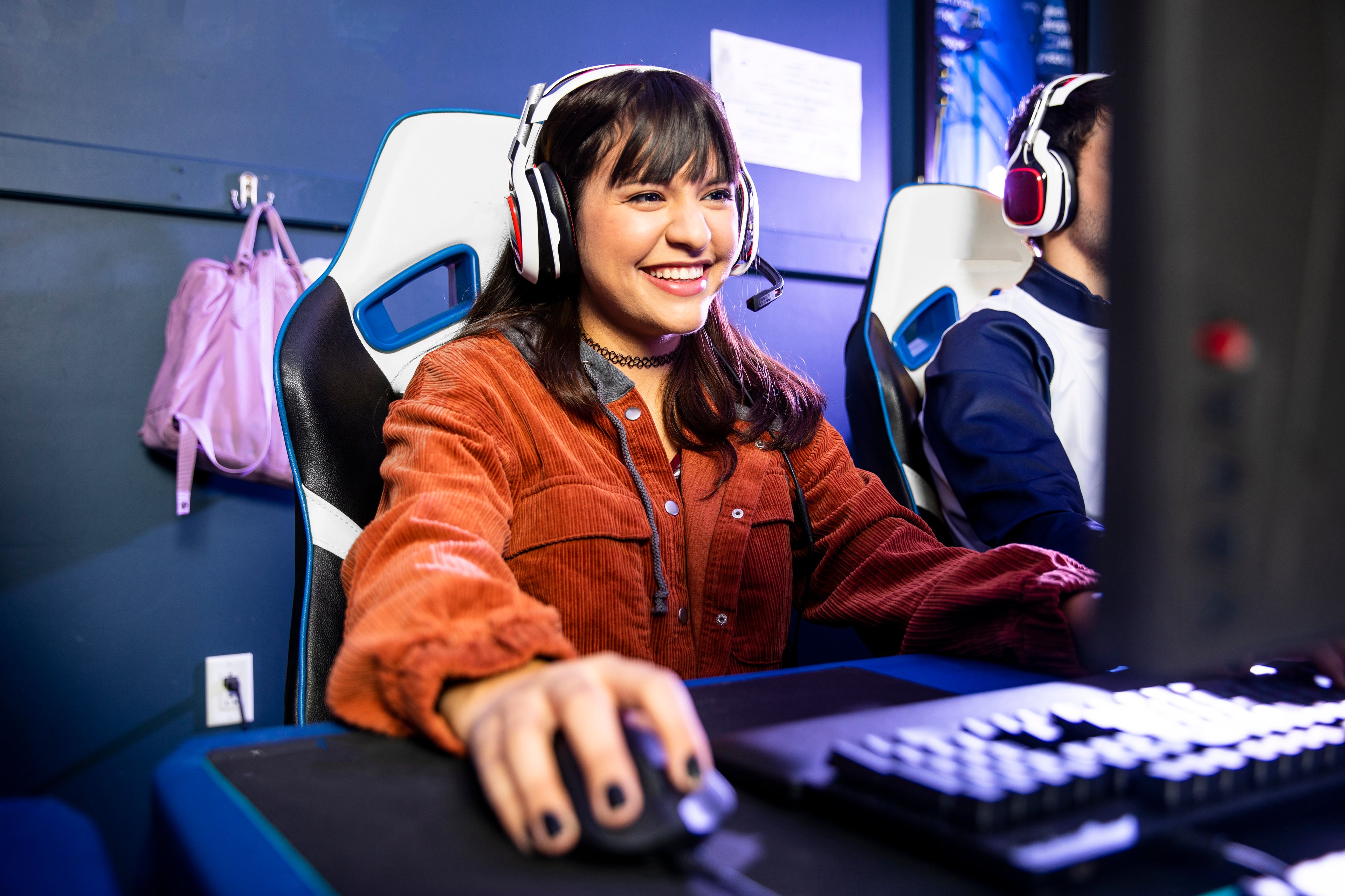 gamer girl set up video games metaverse