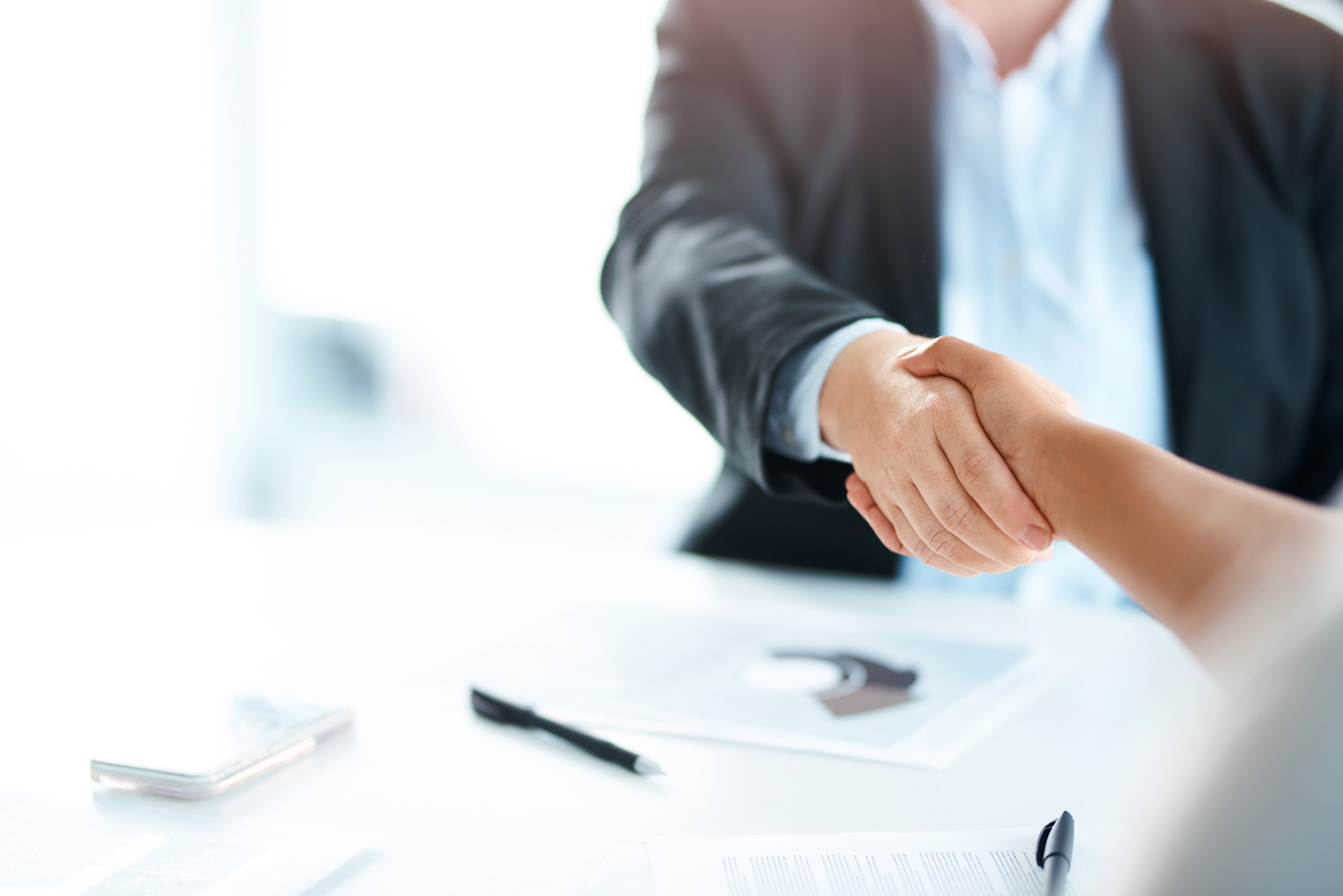 Businessmen-shaking-hands