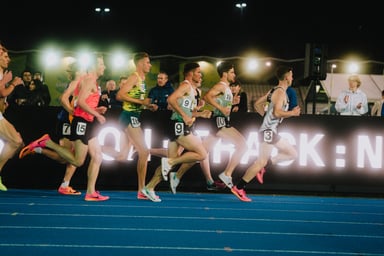 People running a marathon