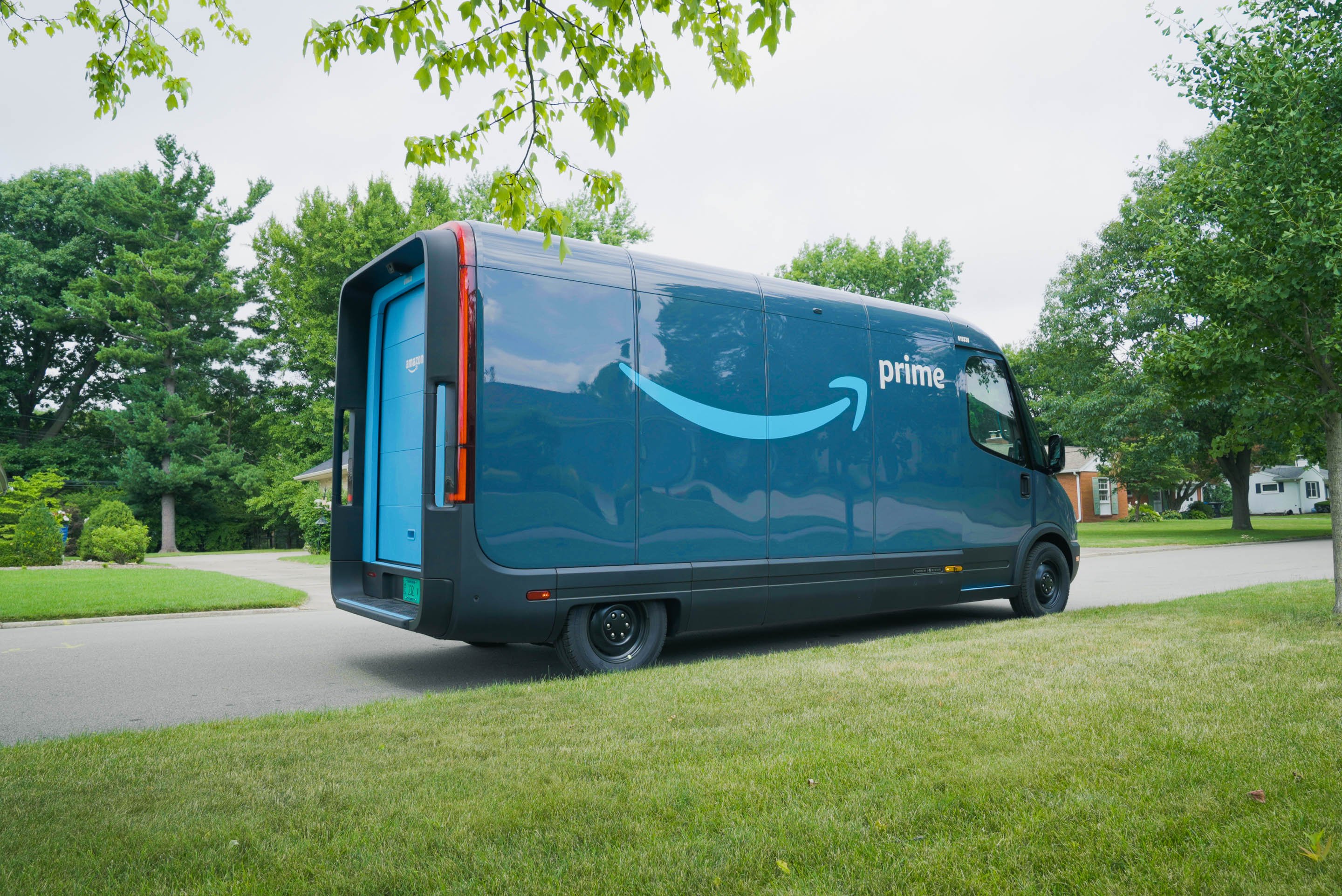 Rivian-Amazon-EDV-06