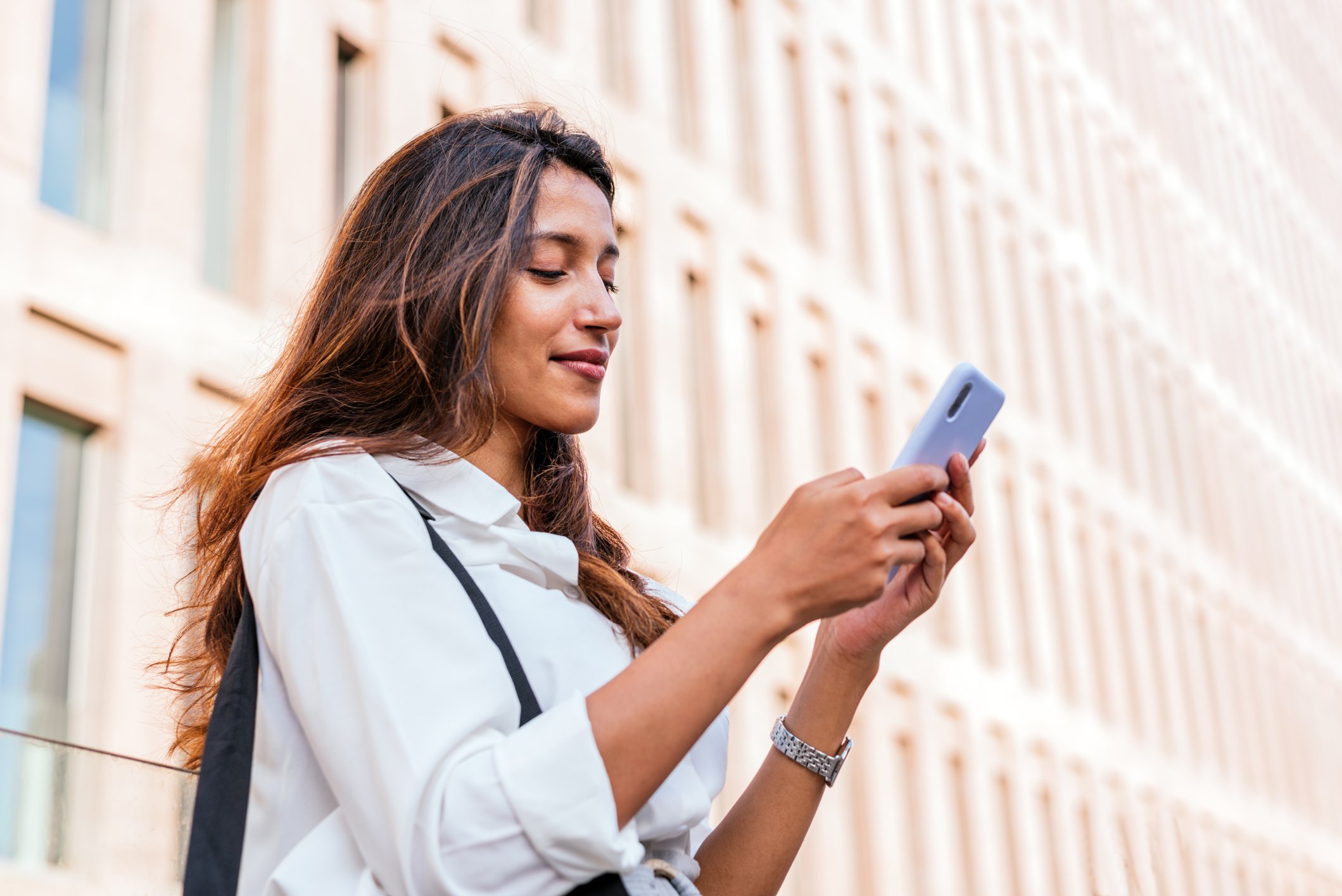 using smartphone while outside