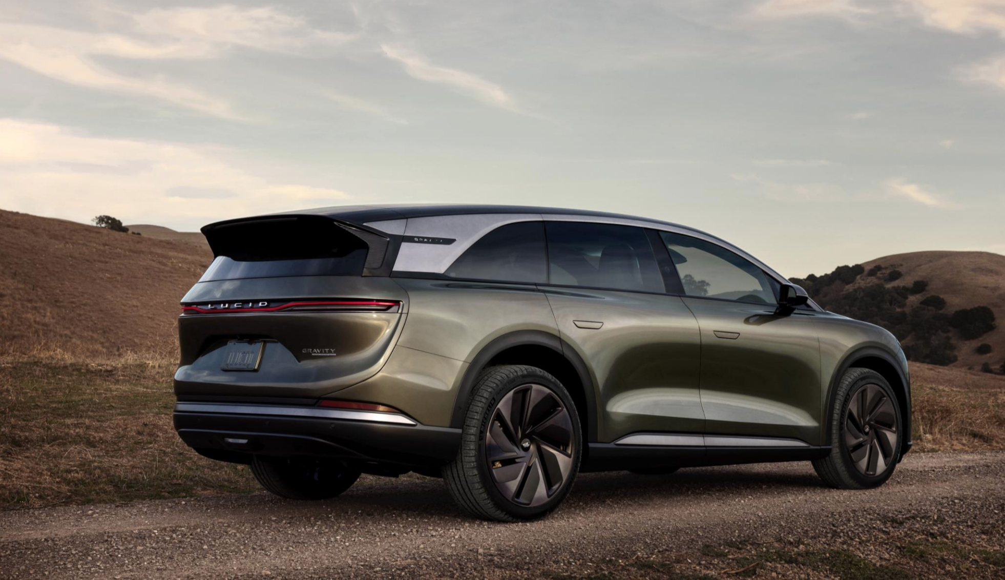 Lucid Gravity SUV profile view