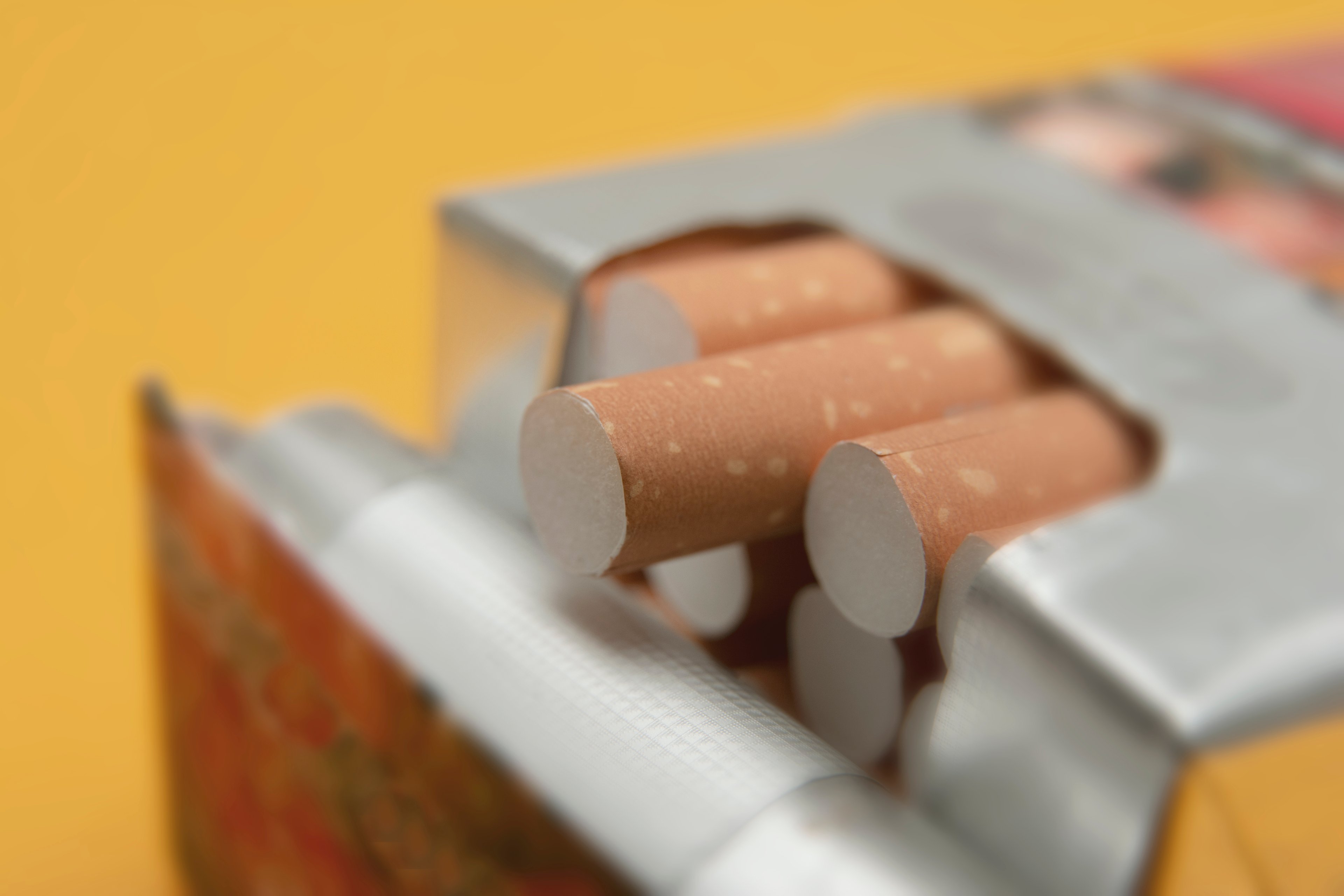 cigarette tobacco altria phillips morris (7)