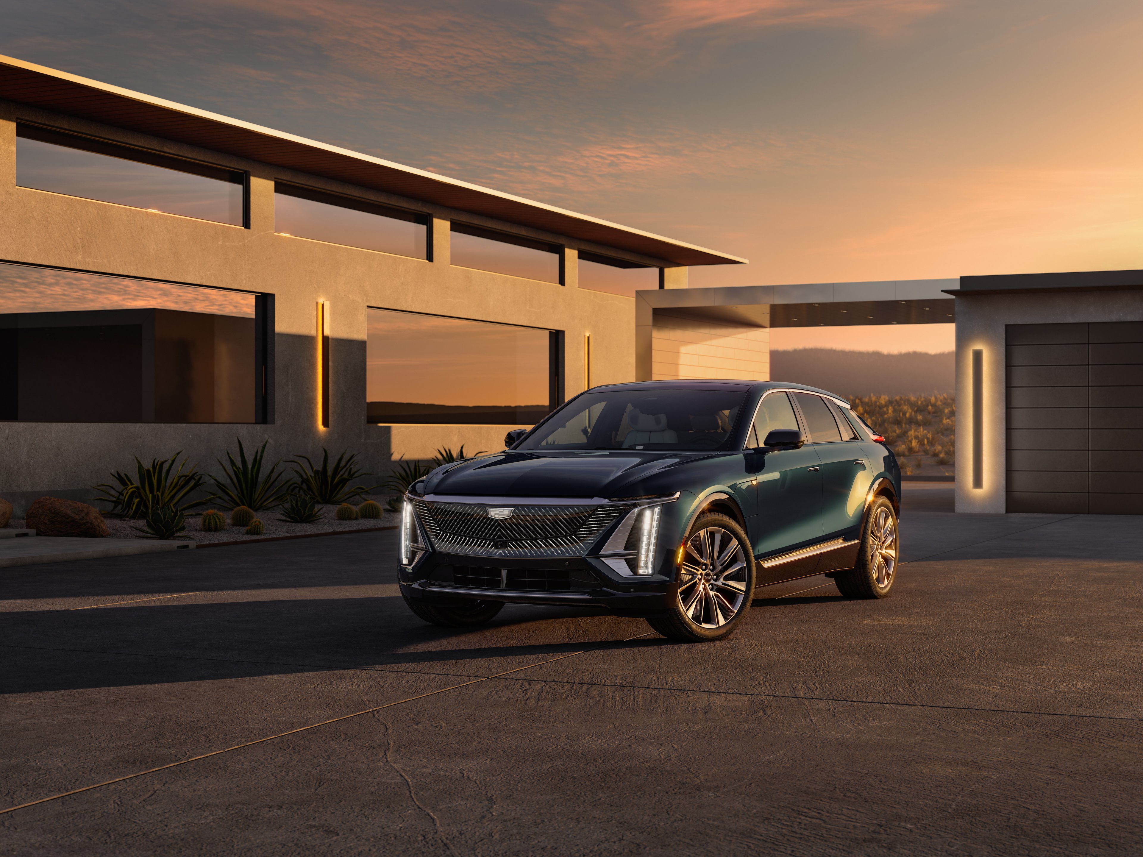 2024-cadillac-lyriq-005