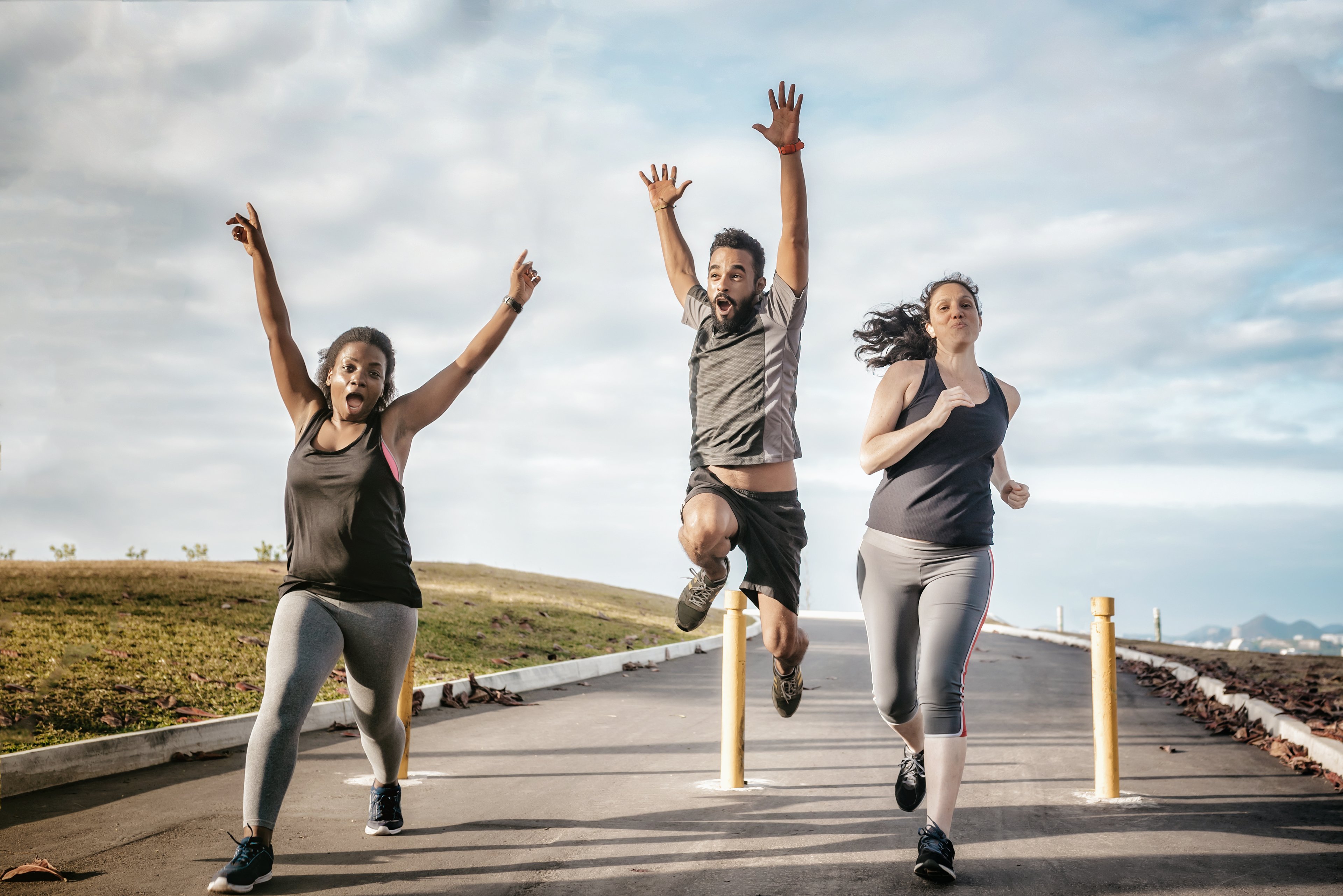 Three runners together in a group.