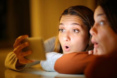 Mobile comics - GettyImages-1351092316