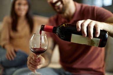 pouring-glass-of-wine