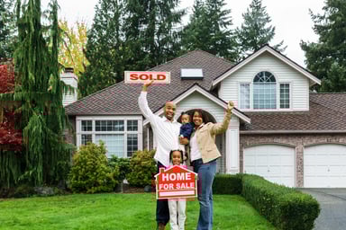 home sold real estate for sale happy family (1)