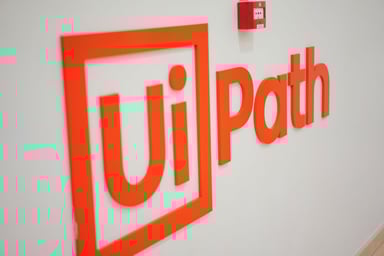 UiPath_Logo_on_Wall_PATH (1)