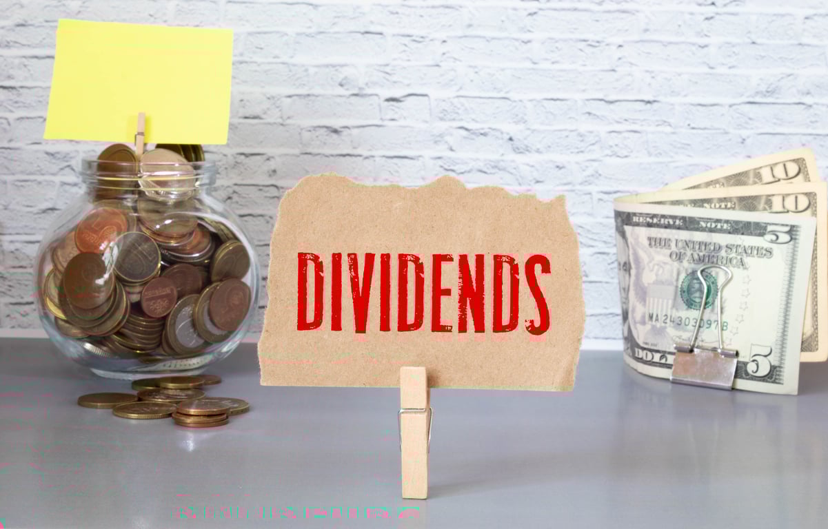 dividends sign displayed besides cash.