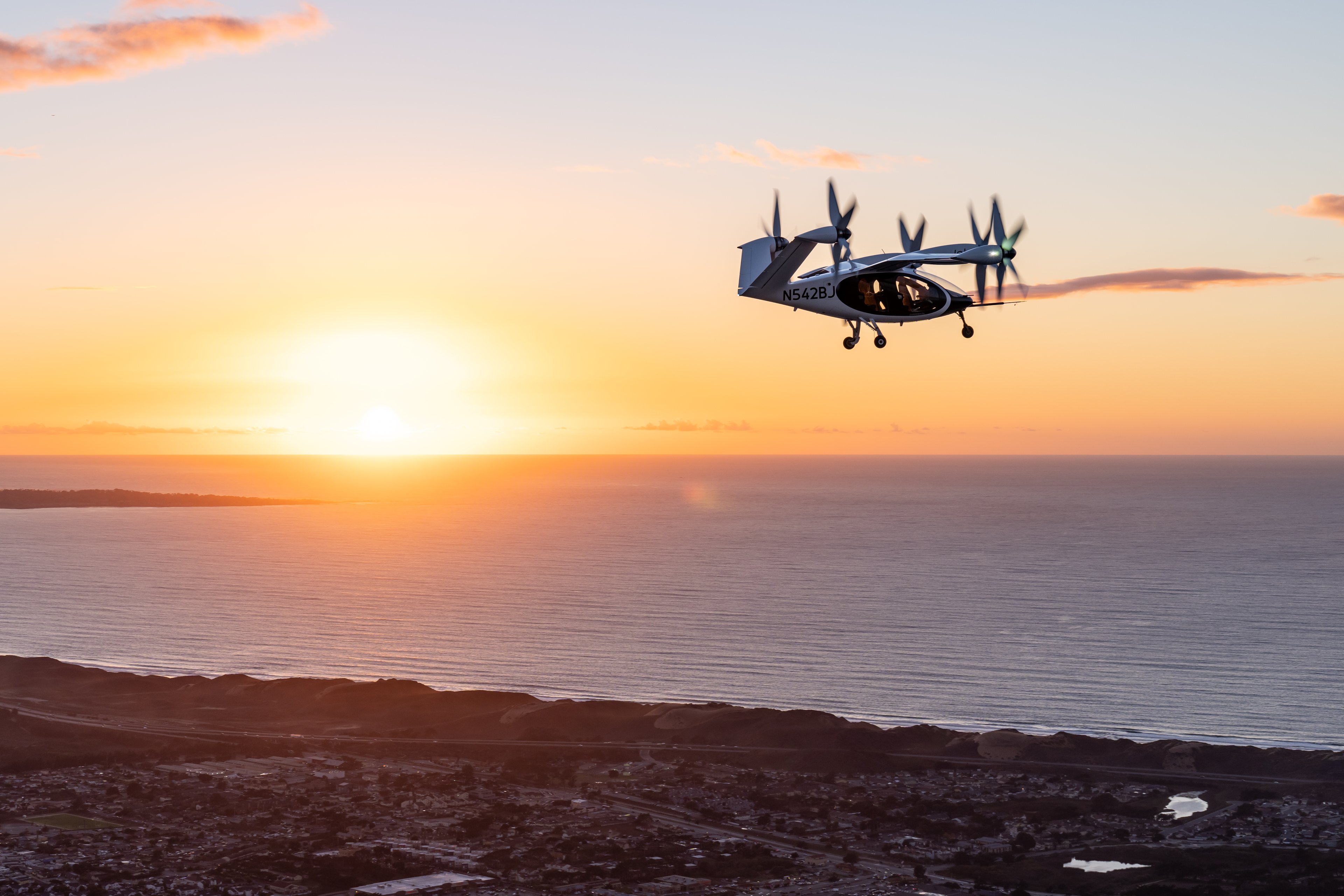 Joby_Aircraft_In-Flight_Sunset_01_2022