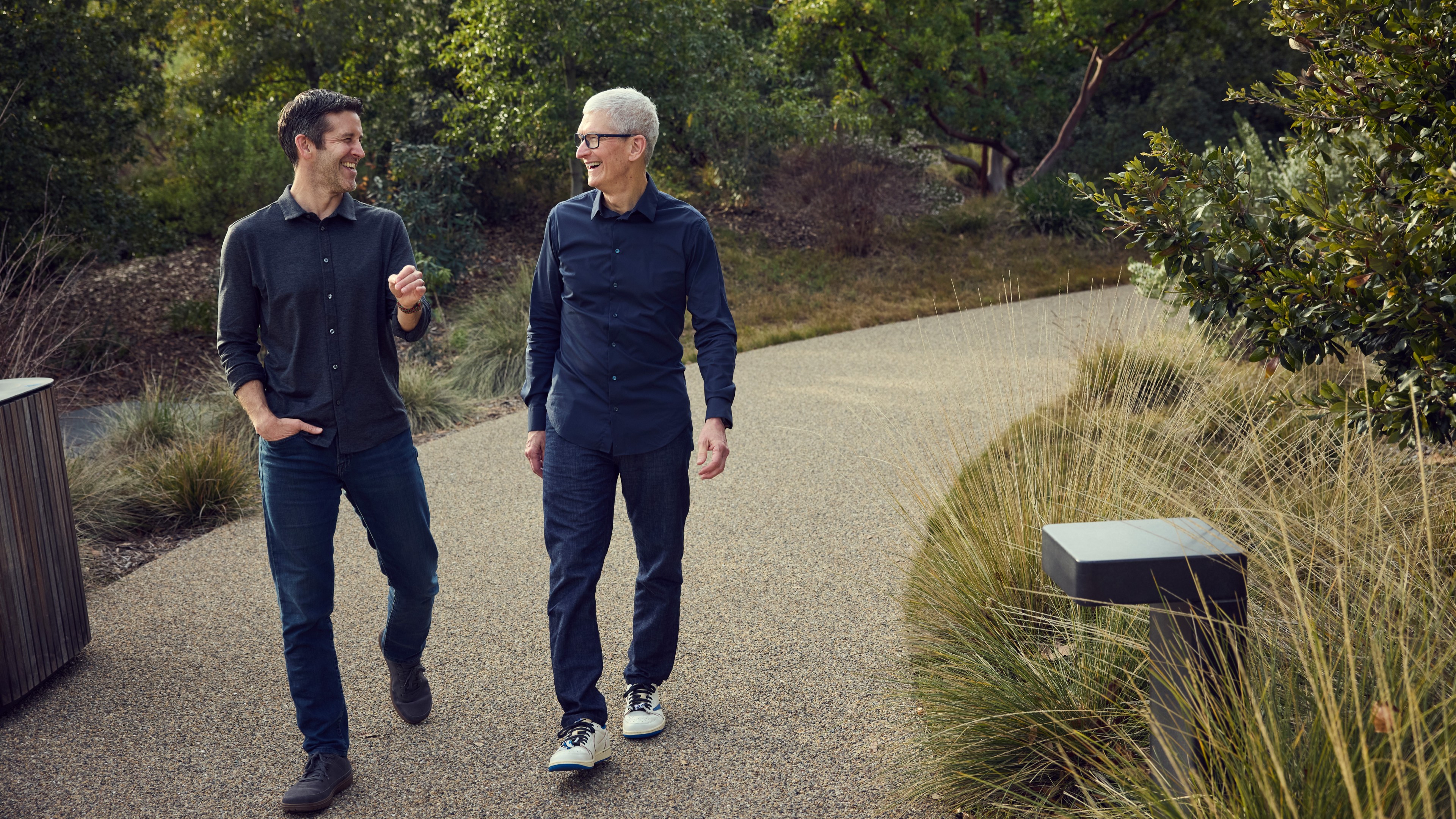 Apple-John-Ternus-Tim-Cook