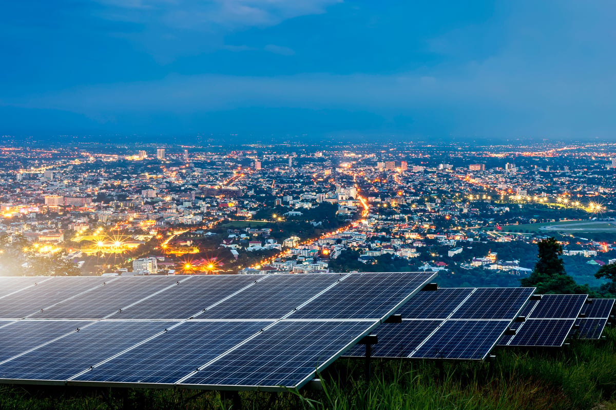 1 Clean Energy Stock to Buy While Oil Prices Are High