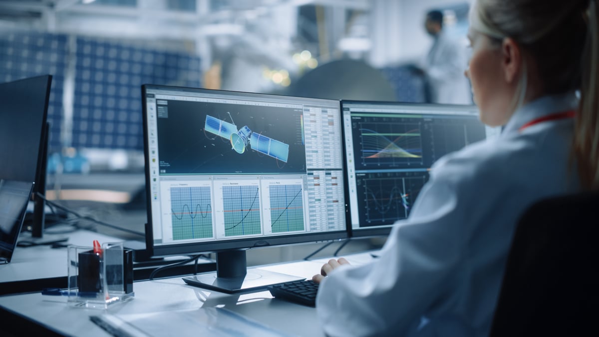Oppenheimer Says SpaceX Could Disrupt a $1.6 Trillion Industry. AT&T and Verizon Investors Should Be Worried.