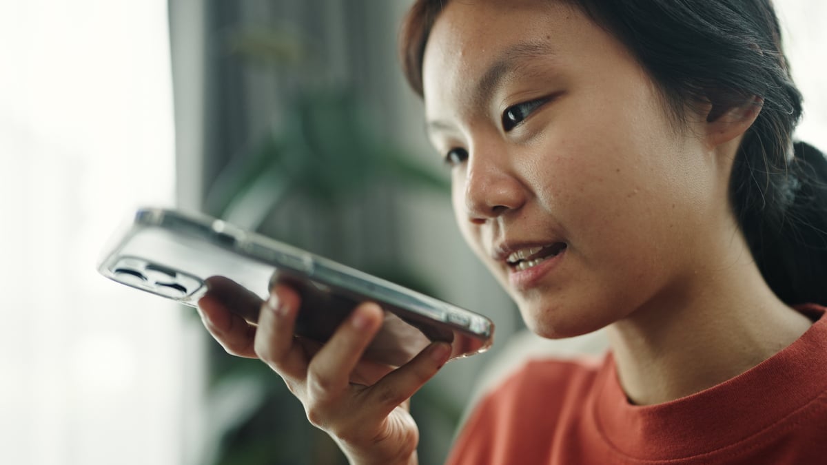 Apple's Big Siri AI Reveal: Smart Catalyst for Long-Term Investors or Just Marketing Noise?