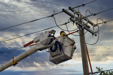 lineman on cherry picker