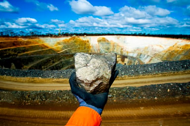 mining rocks iron oxide