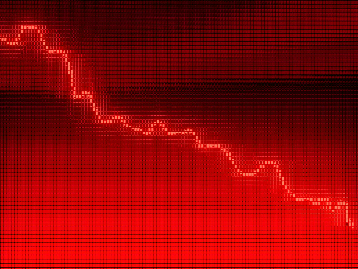 1 dotted red arrow glowing and going down.