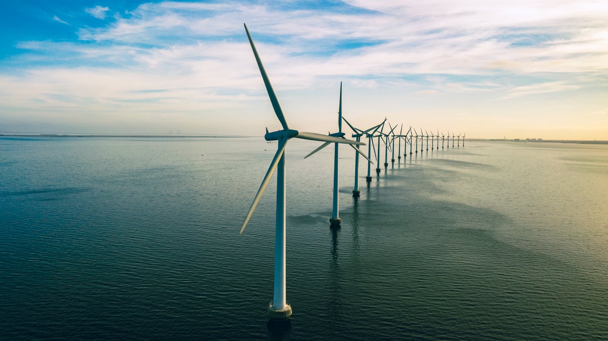 GE Vernova's Wind Business Just Fell 40%. Nobody's Talking About It Because of the Gas Turbine Boom.