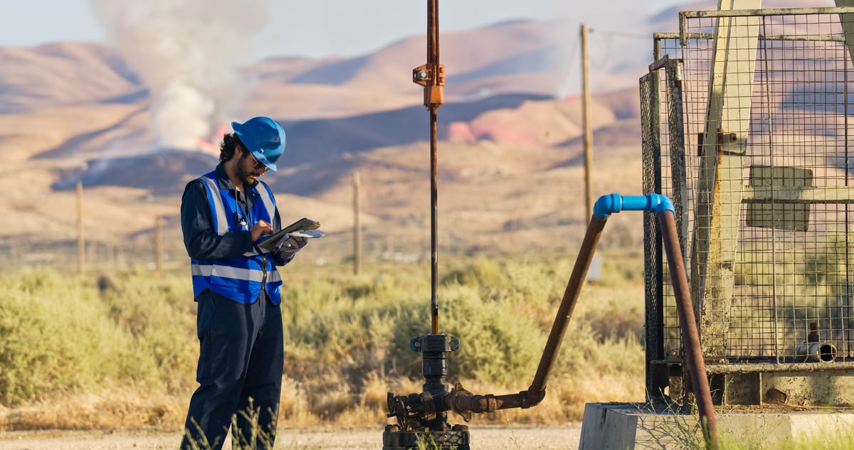 engineer working at a drilling rig.