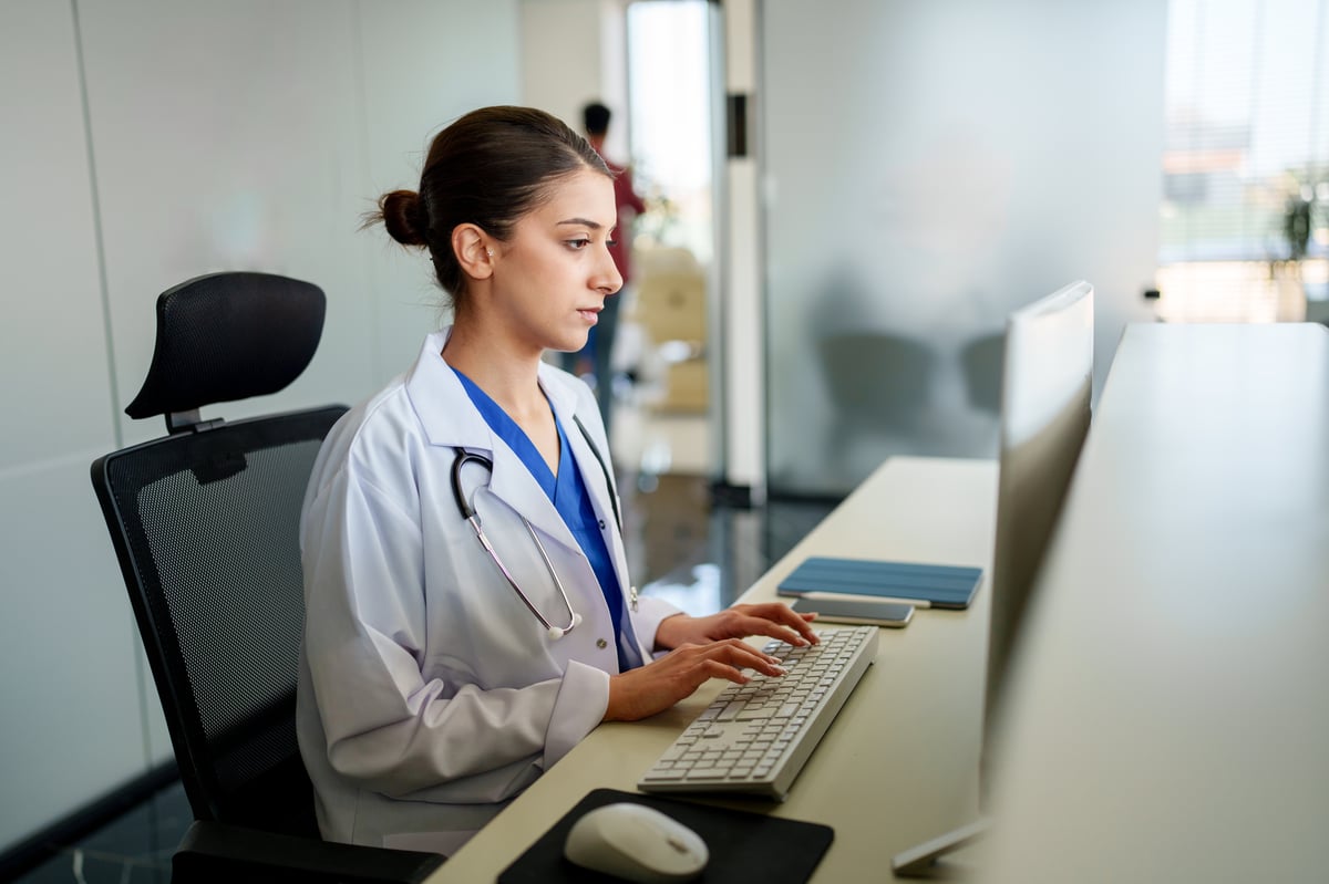 Medtronic Is Just 1 Year From Dividend King Status. Should You Buy the Stock Before It Gets There?