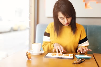 11-investor-reviewing-charts