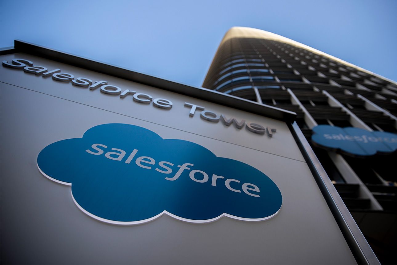 Salesforce_Tower_signage_Salesforce_Inc_imageSource_Getty_Images_258.jpg