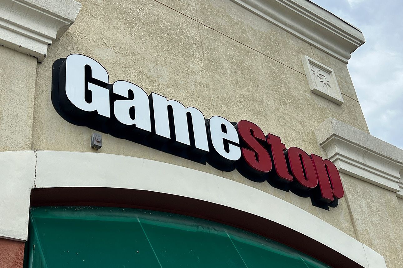 GameStop_storefront_signage_GameStop_Corp_imageSource_Getty_Images_109.jpg
