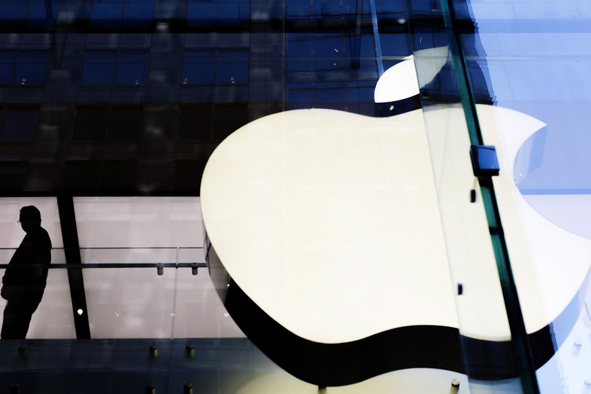 Apple vs. Broadcom: Which Tech Stock Is a Better Buy in 2026?