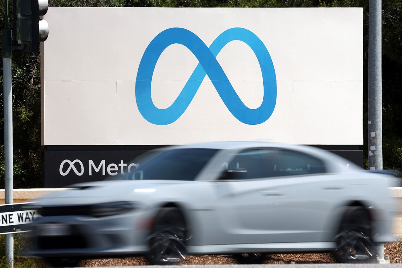 Meta_headquarters_sign_Meta_Platforms_Inc_imageSource_Getty_Images_325.jpg