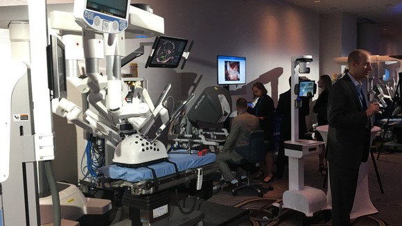 A demo of Intuitive Surgical's da Vinci.