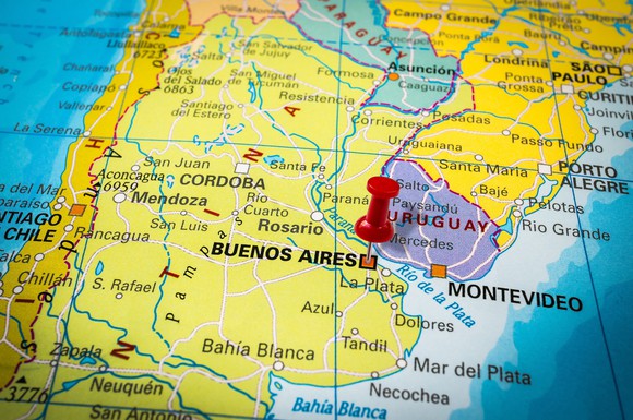 A pin marks Buenos Aires on a map of Argentina