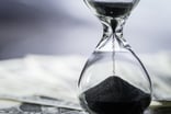 Getty Hourglass Black Sand