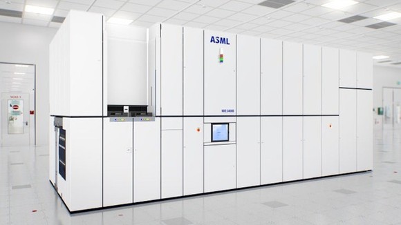 An ASML EUV machine in a white room.