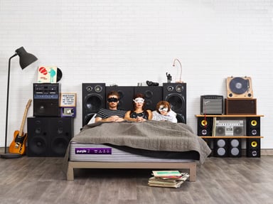 purple-room-with-people