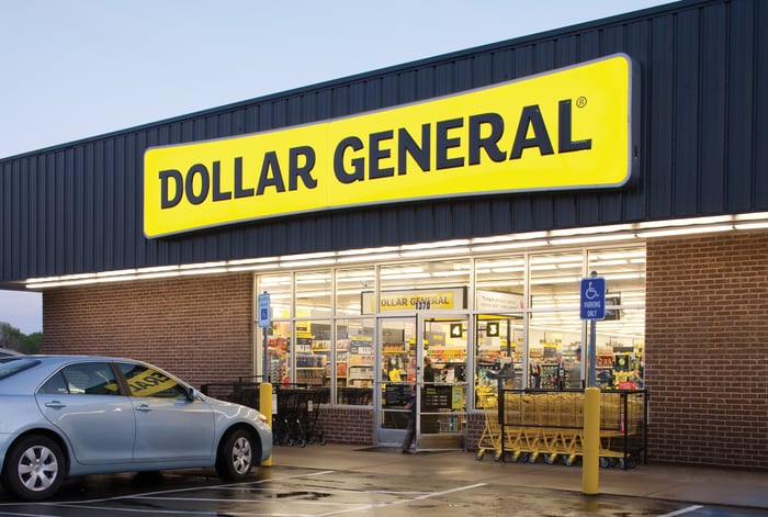 The front of a Dollar General store. 