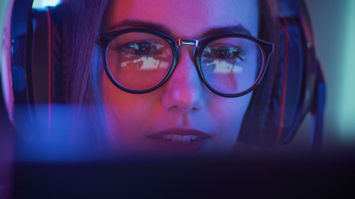 A person plays a video game on a PC.