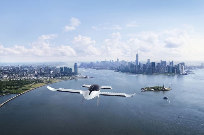 Artist rendering of a Lilium eVTOL flying over New York.