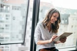 GettyImages-casual woman executive_tablet_office