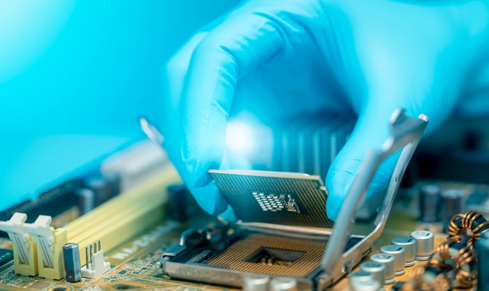 A memory storage chip placed on a GPU cluster.