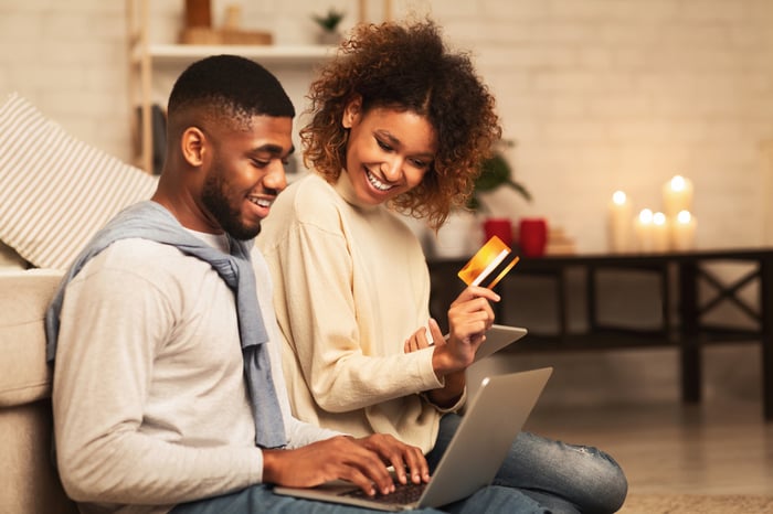A couple shopping online.