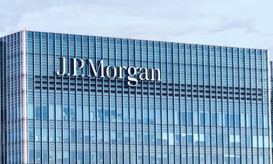 large skyscraper with jpmorgan logo on side_jpmorgan