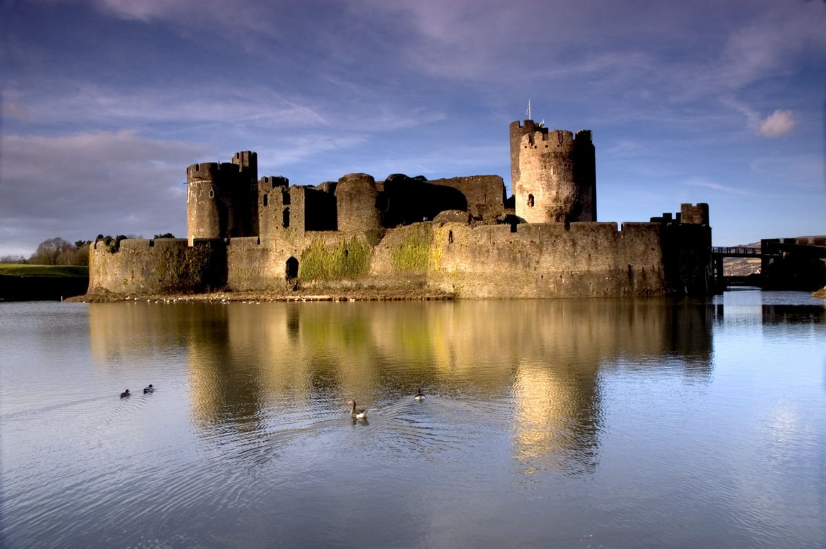 S&P Global's Moat Deepens: Market Watchers See Bargain in 20% Decline