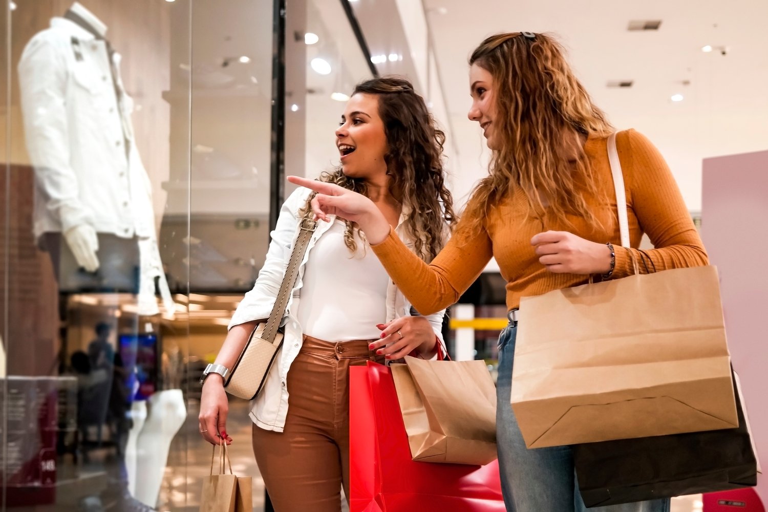 Retail stocks - GettyImages-1431115397-1500x1000-6b42342